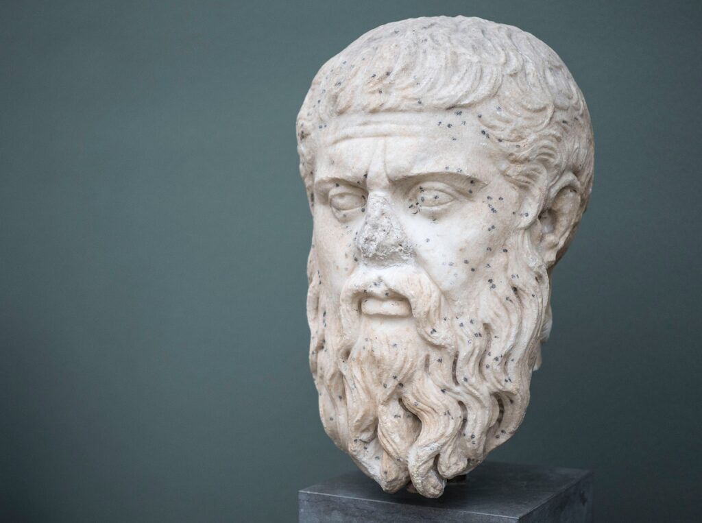 Escultura del filósofo Platón